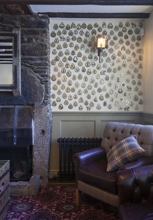 The White Hart Hotel Wetherspoon Окхамптън Екстериор снимка