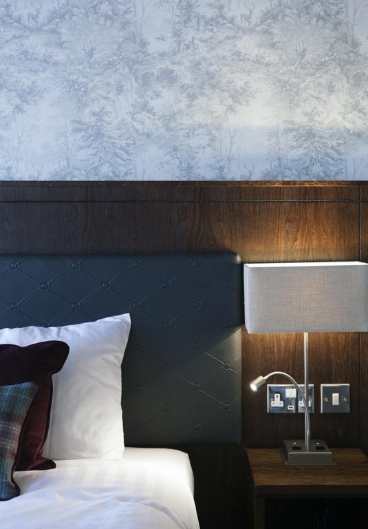 The White Hart Hotel Wetherspoon Окхамптън Екстериор снимка