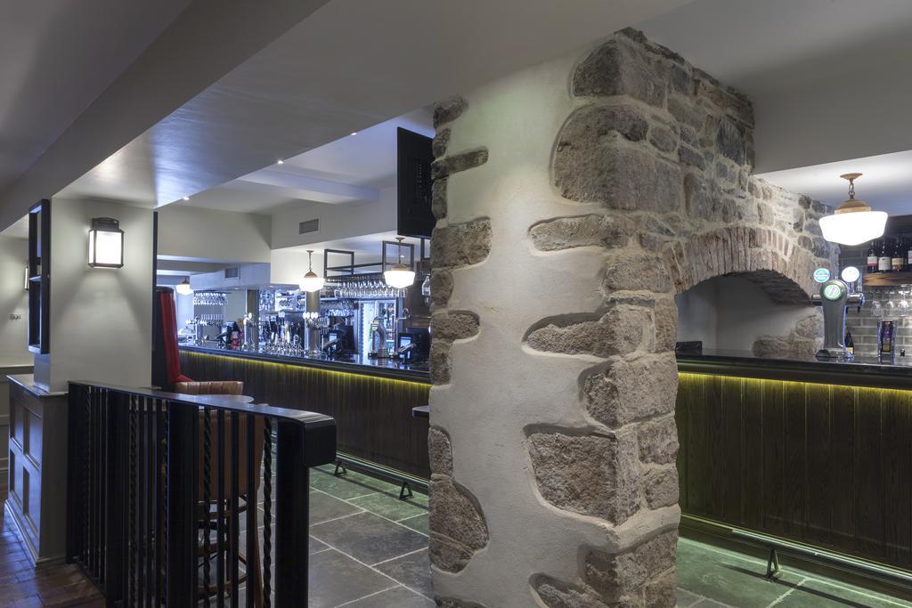 The White Hart Hotel Wetherspoon Окхамптън Екстериор снимка